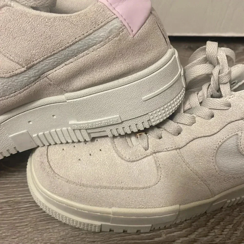 Womens Nike Air Force I Pixel Suede Size 9 1/2 Air Force Ones Size 9.5